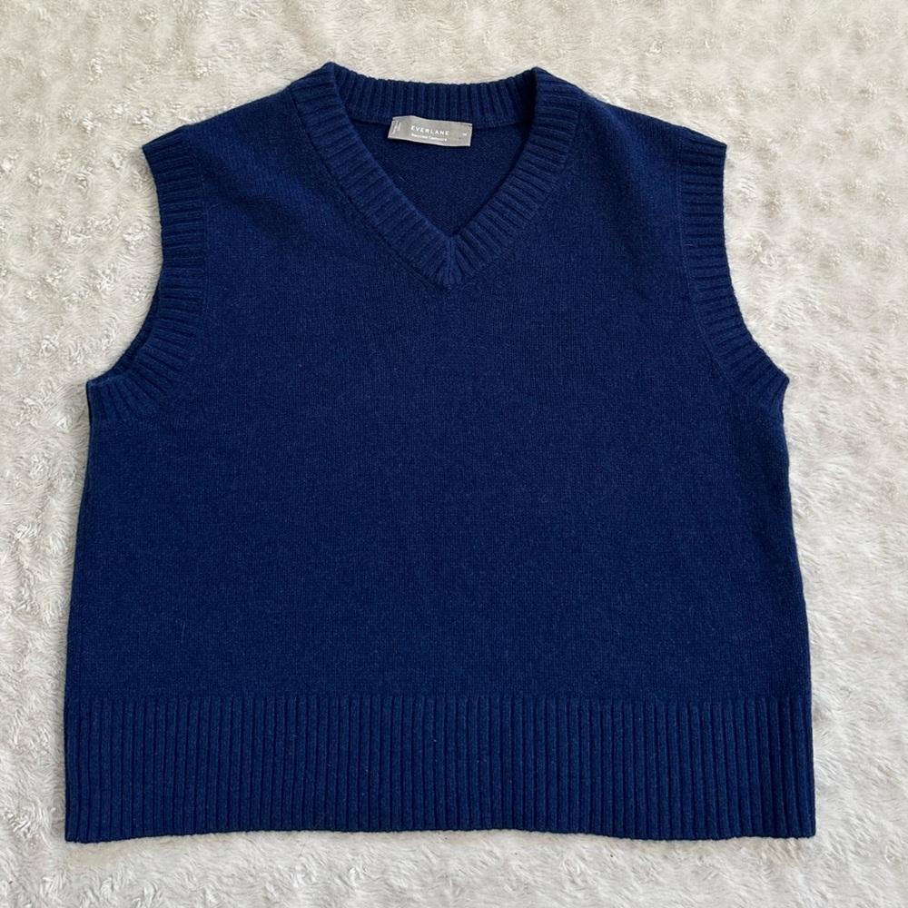 Everlane The Cashmere Vest - Picture 10 of 11